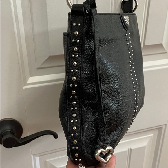 🖤🖤BRIGHTON Black Pebbled LeatherStudded Crossbody Bag with Heart Charm - Picture 5 of 11